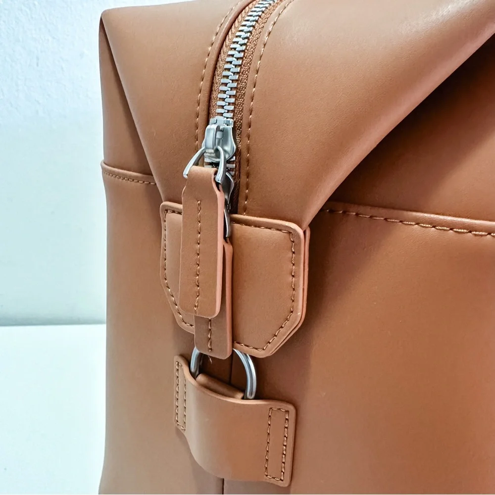 Monos Metro Saddle Tan Vegan Leather Weekender Travel Bag - Picture 2 of 13